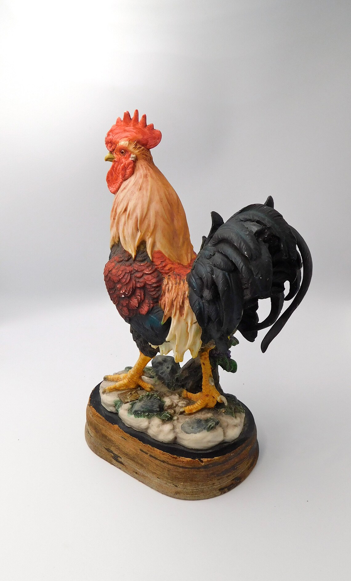 resin rooster decor