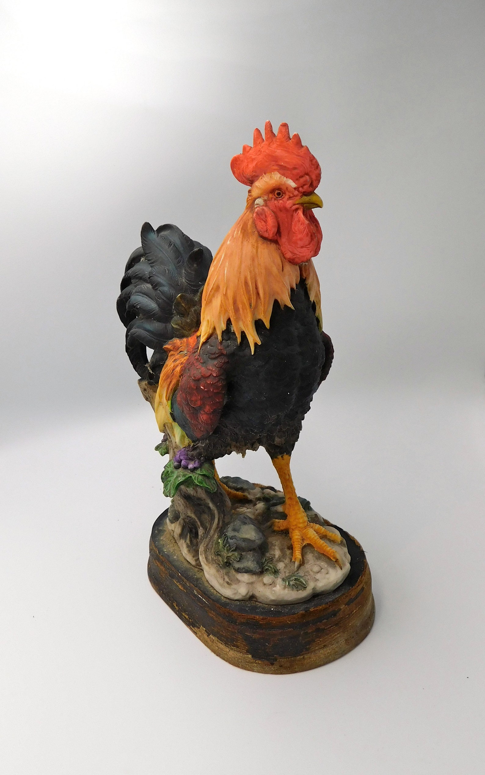 resin rooster decor