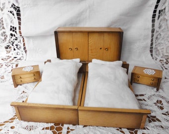 Schlafzimmermöbel für die Puppenstube in 1:12 aus Holz, Puppenhaus, Puppenstubenmöbel, Miniaturen