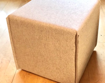 Filz Sitzwürfel Schurwolle by NimmFilz, Filz 2mm, 48cm Seitenlänge Schurwollfilz,Hocker, Sitzkissen