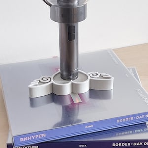 ENHA v. 1 lightstick holder, gift for kpop fans, kpop lightstick stand, lightstick display