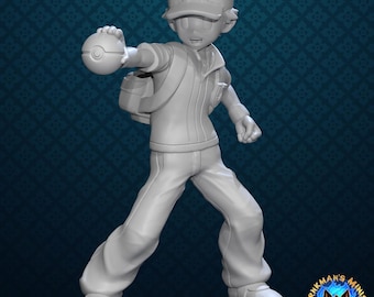 Puede incluir: Figura gris impresa en 3D de un personaje de la serie Pokémon. La figura lleva gorra, chaqueta y pantalón, y sostiene una Poké Ball. La figura tiene una mochila y está en una pose dinámica.