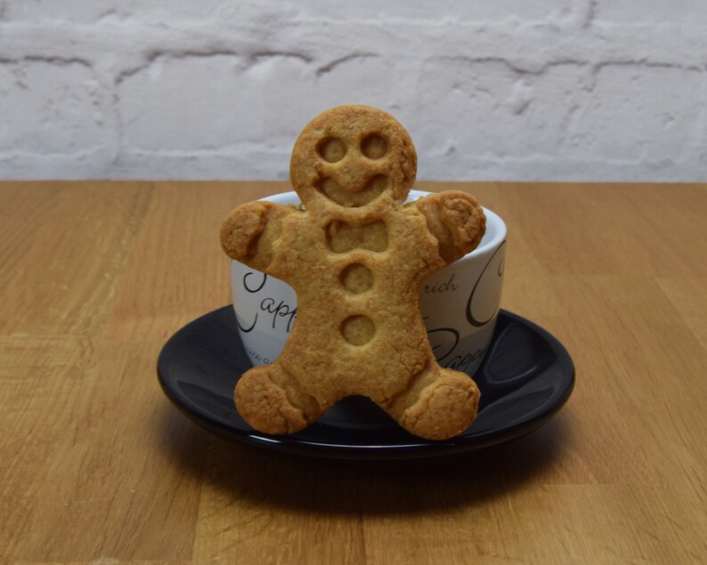 Gingerbread Man cookie cutter - party food image 2