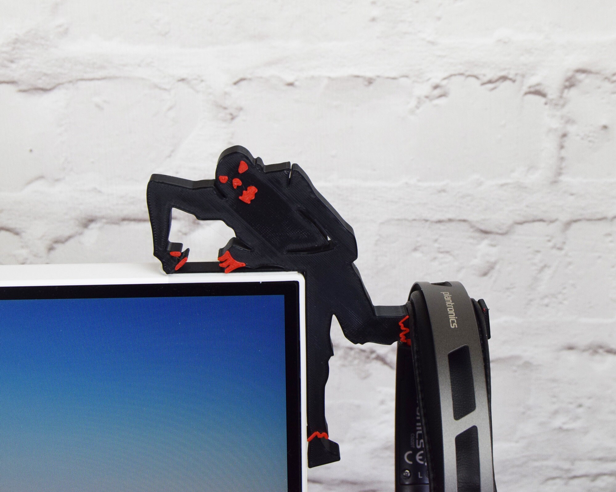 Headphone Holder ZOMBIE, Monitor screen headphones holder. Halloween gift. Gamer gift. Secret Santa. Gamers gift. Office desk gift. - Thumbnail 6