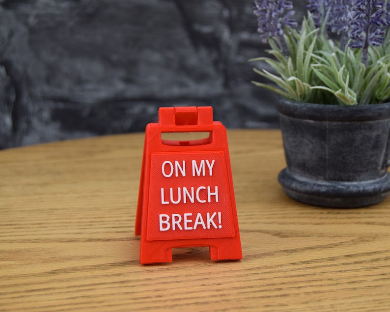 Personalized Mini Desk Sign – Custom Message, Eco-Friendly Red