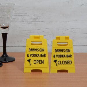 Double sided desk sign. Desktop sign with own personalised message Yellow