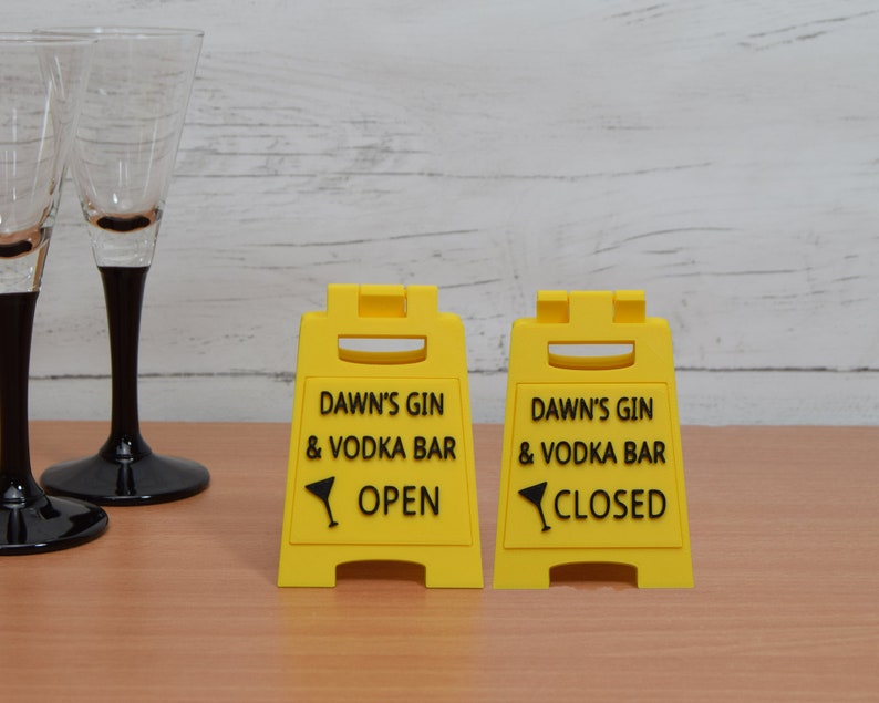Double sided desk sign. Desktop sign with own personalised message Yellow