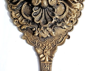 Miroir à main style baroque vintage. Conception à la main avec ornements. Pièce unique issue de l'atelier de l'artiste. Beaux cadeaux pour femmes et filles