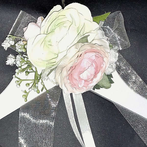 Wedding Bridal Gowns Wedding Hanger with Silk Flowers
