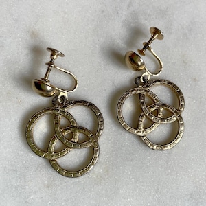 Vintage Triple Circle Gold Plate Screw Back Earrings, Chunky Mid Century Gold Dangly Circles Earring, Non Pierced 1980&#39;s Fun Large Clip-Ons