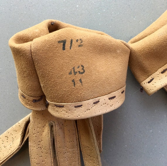 Carmel Leather 1950's Women's Gloves | Dotted Lin… - image 10