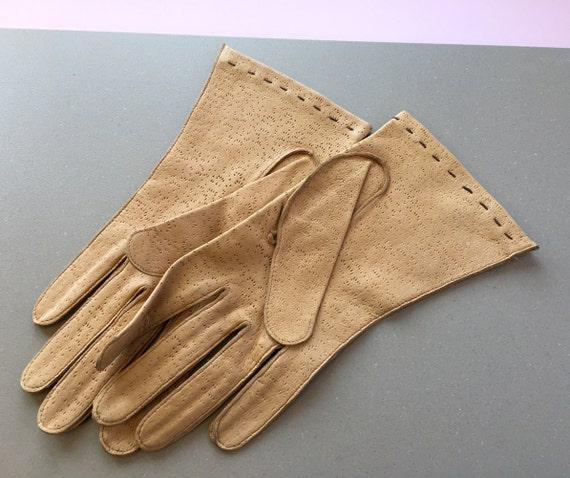 Carmel Leather 1950's Women's Gloves | Dotted Lin… - image 5