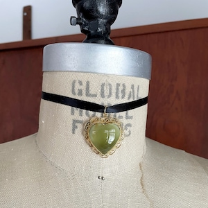 Jade Gold Heart Vintage Charm | Vintage Heart Pendant Ribbon Choker Necklace | Decorative Filigree Bordered Cabachon Jade Heart