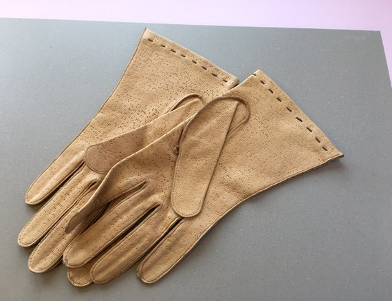 Carmel Leather 1950's Women's Gloves | Dotted Lin… - image 8