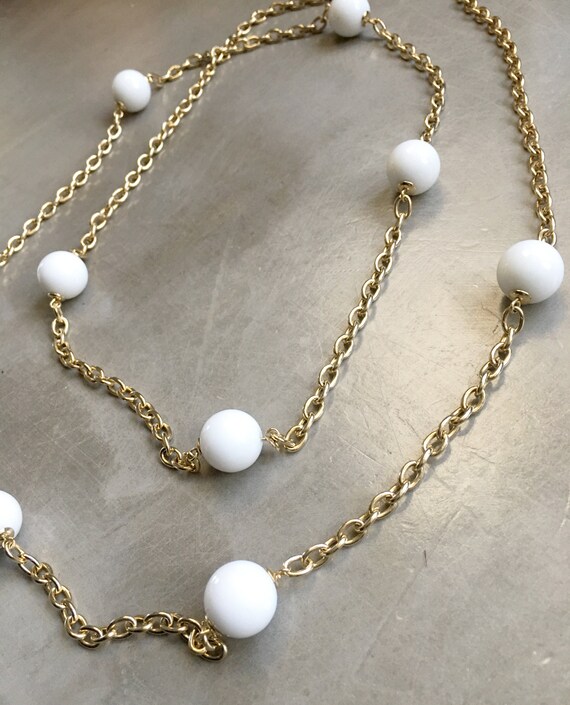 Long White Ball Beaded Gold Chain Necklace |Vinta… - image 9