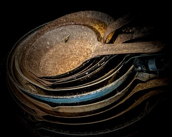 Vecchie pentole in ghisa-2