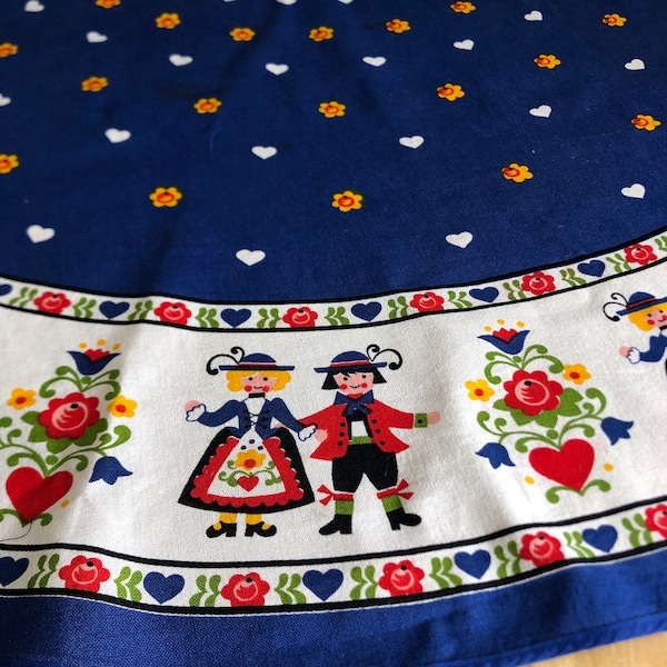 Vintage tablecloth round, farmer's motif, traditional costumes, dirndl, lederhosen, Oktoberfest