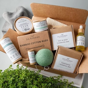 Spa Gift For Her | Pure Essential Oils Natural Self Care Gift Box - Hygge Gift Basket - Bath and Body Set - Fall Style Spa Kits & Gift