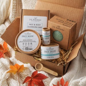 Fall Style Gift Basket - Jojoba Oil Self Care Gifts Box For College Student - Spa Gift - Vegan Skincare Hygge Basket - Bath & Body Gift