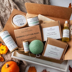 Spa Gift For Her | Pure Essential Oils Natural Self Care Gift Box - Hygge Gift Basket - Bath and Body Set - Fall Style Spa Kits & Gift