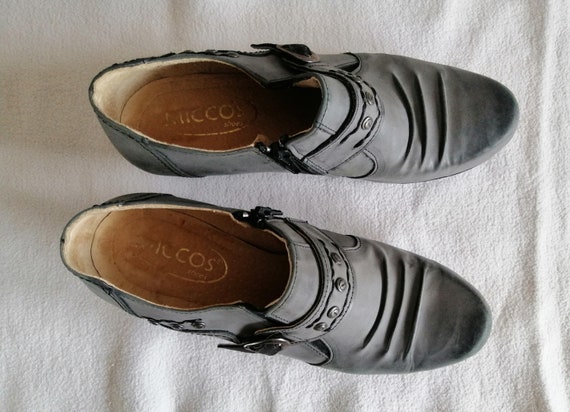 graue Damen Leder Schuhe, Pumps mit grobem Absatz… - image 1