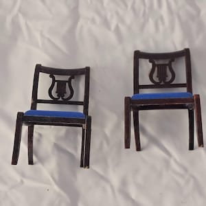 Ensemble de 2 chaises de table à manger vintage, meubles de maison de poupée, plastique marron bleu 2,5 pouces