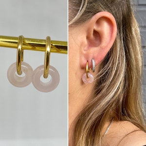 Donut gemstone hoop earrings, ion coated 18K gold plated hoop earrings 18 mm with natural stone, huggie earrings with gemstone donuts Rose quartz