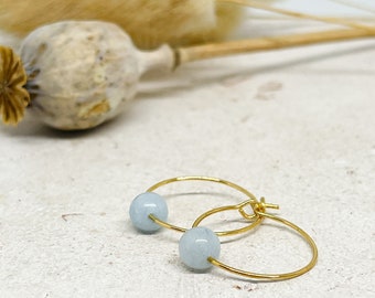 Brass Creoles mit Chalcedon Perle, Statment Ohrringe, Creoles mit Perle, gold-plated Creoles mit Chalzedon