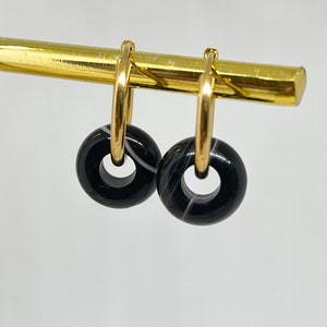 Donut gemstone hoop earrings, ion coated 18K gold plated hoop earrings 18 mm with natural stone, huggie earrings with gemstone donuts Agate