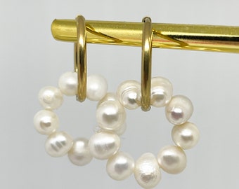 Hoop earrings with freshwater pearls, hanging earrings with cultured pearls