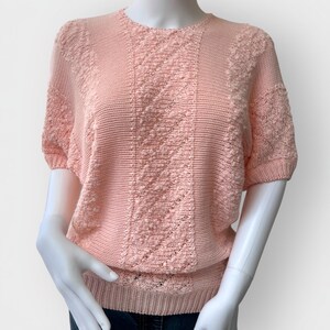 Vintage 1980s Soft Pink Short Sleeve Sweater / Textured Knit Top / Medium M