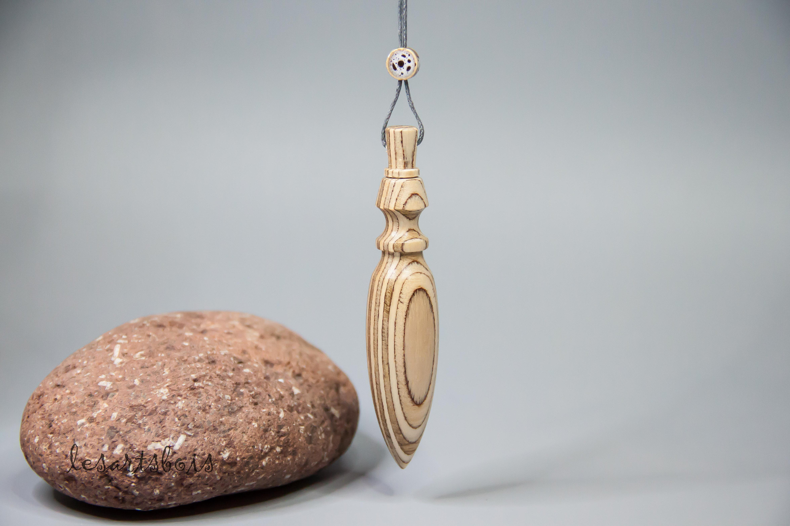 Pendule de Radiesthésie en Bois Multiplis