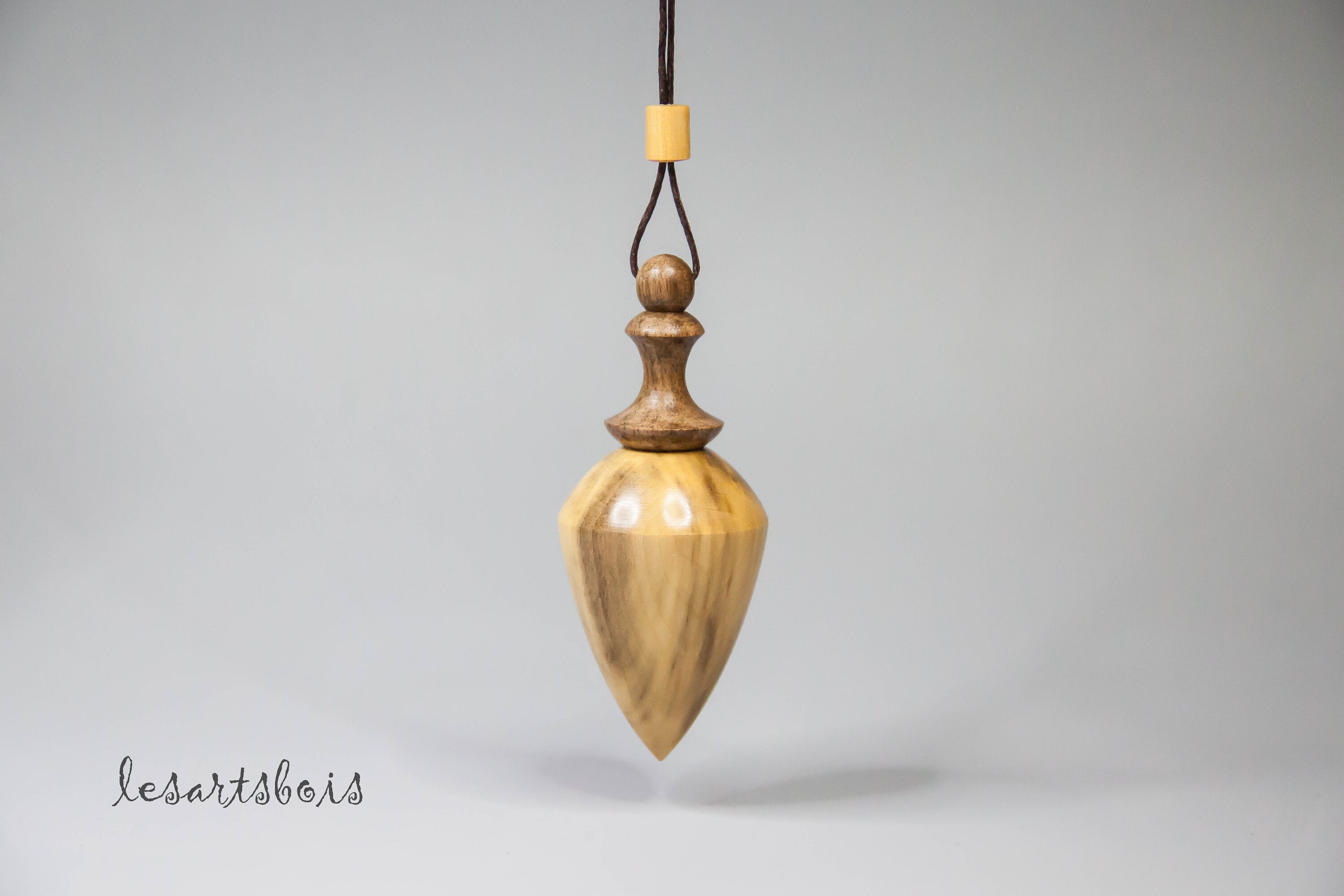 Pendule de Radiesthésie en Bois Buis | France et Noyer Bourgogne
