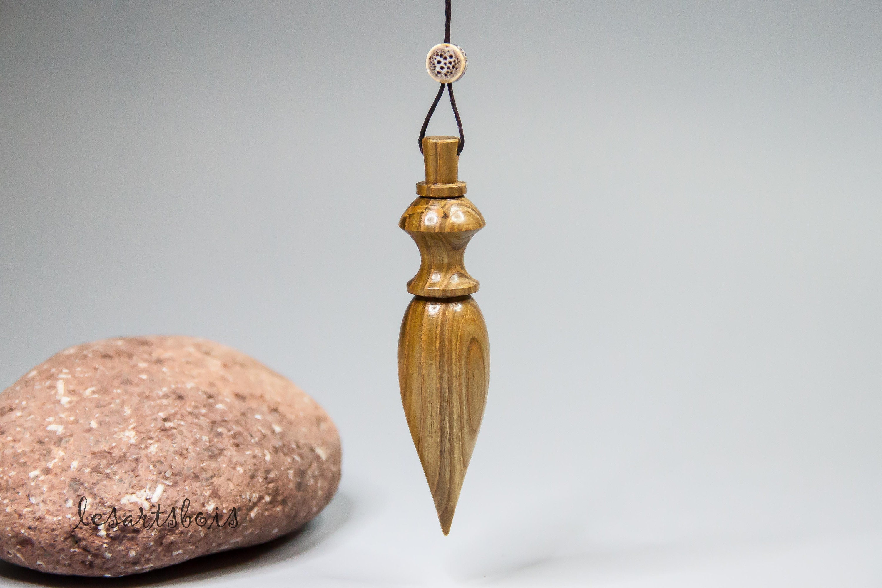 Pendule de Radiesthésie en Bois Sumac Virginie