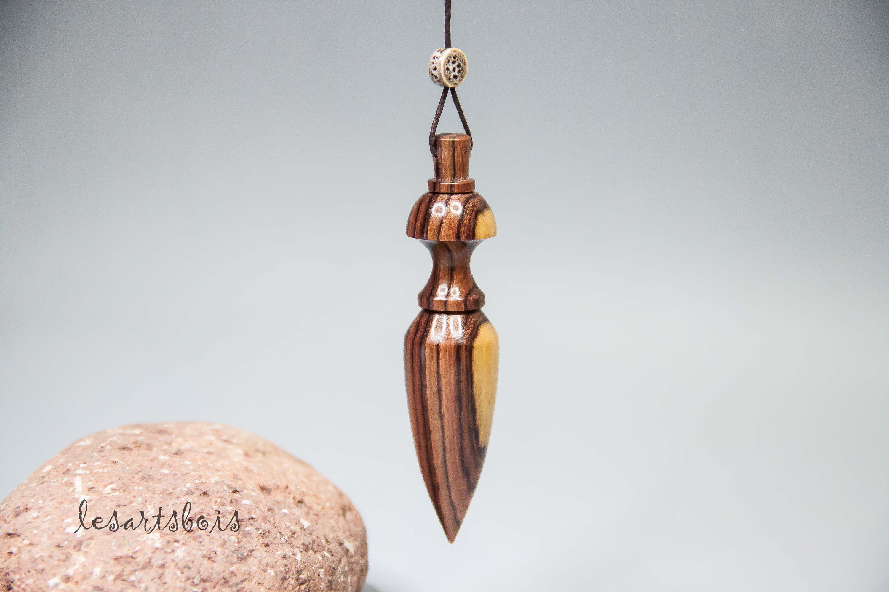 Pendule de Radiesthésie en Bois Précieux Du Brésil | Bois Violette