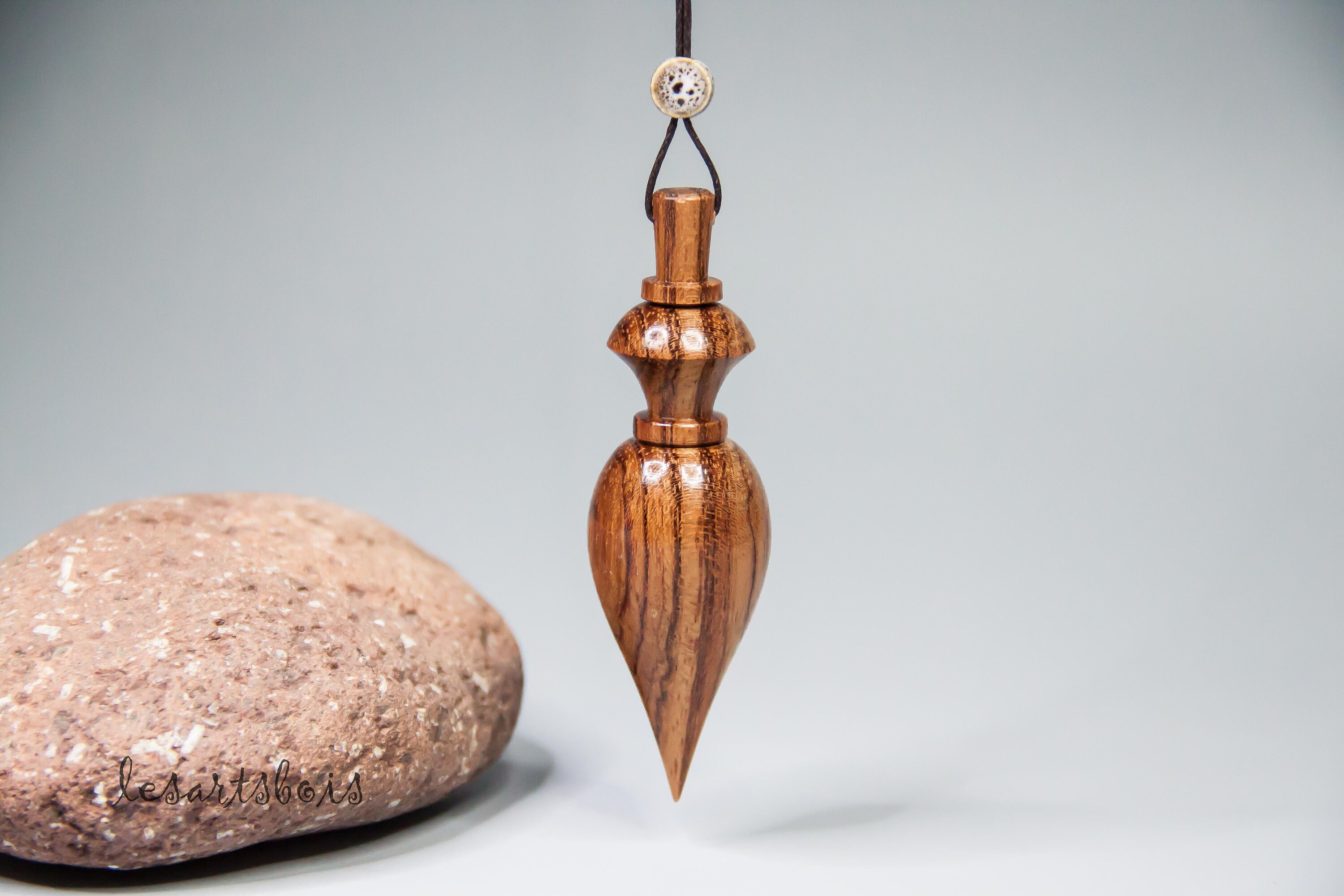 Pendule de Radiesthésie en Bois Bubinga | Cameroun