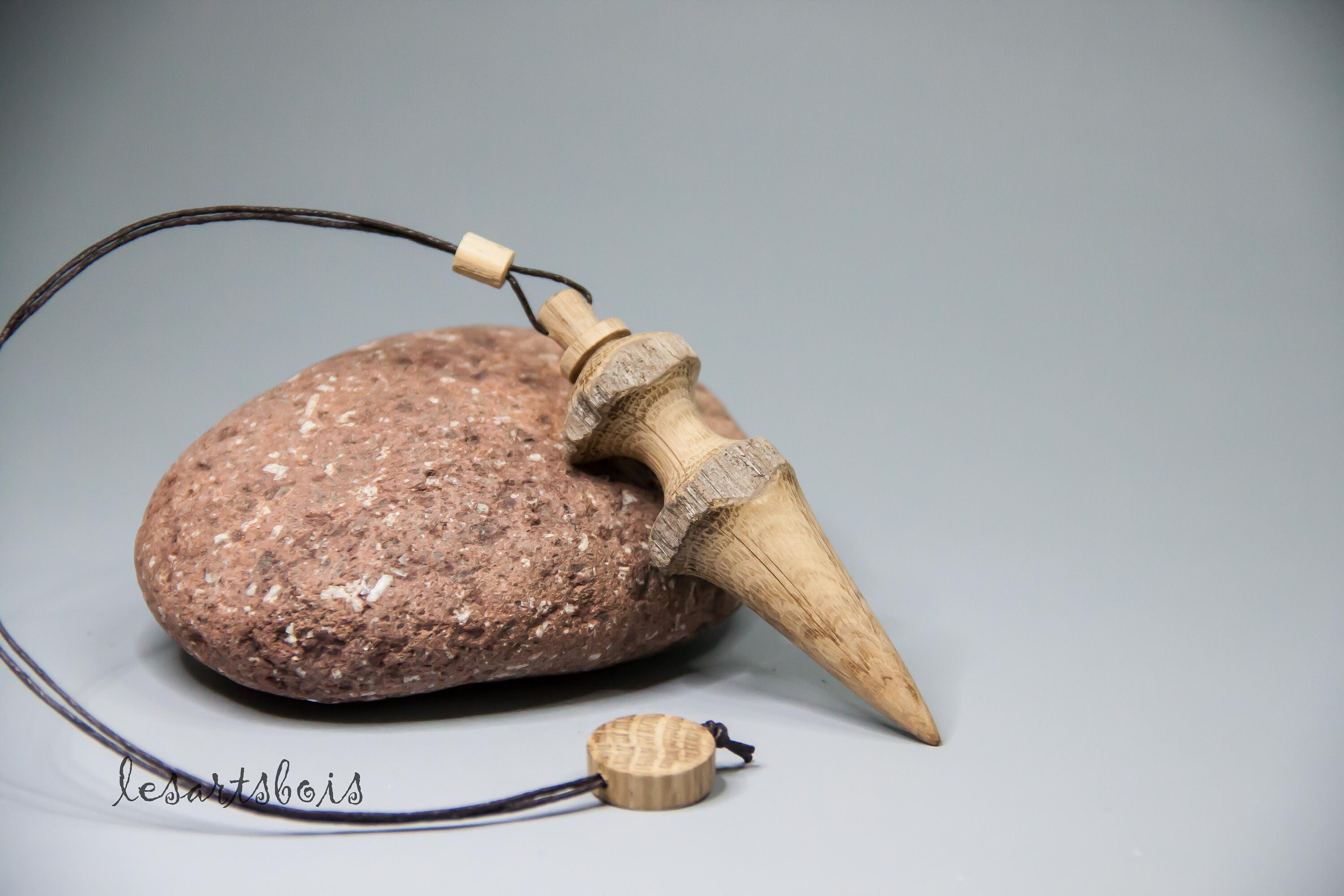 Pendule de Radiesthésie Rustique en Bois Chêne