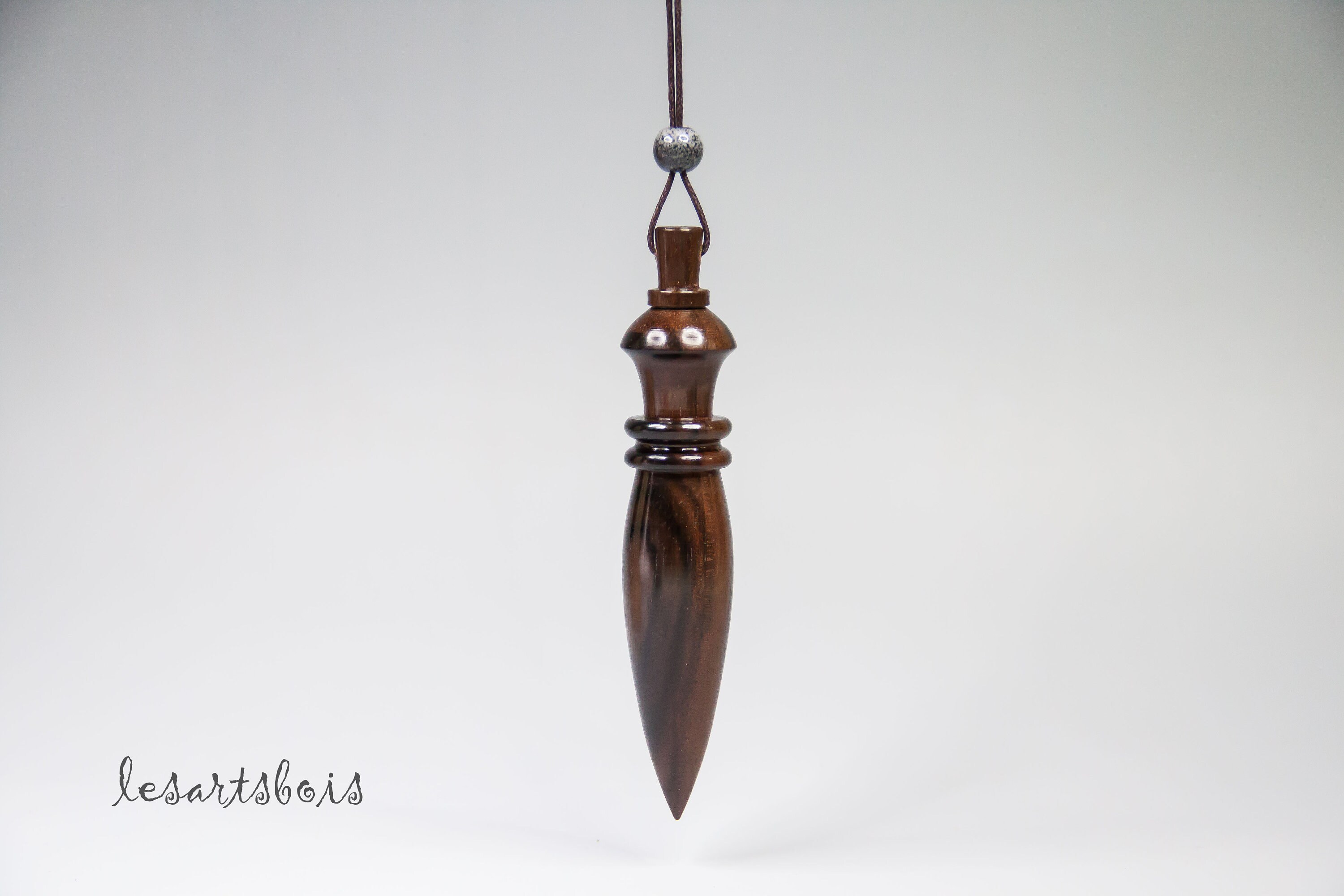 Pendule de Radiesthésie en Bois Précieux | Ebène Macassar Un Provenant d'indonésie Cambodge , Vietna