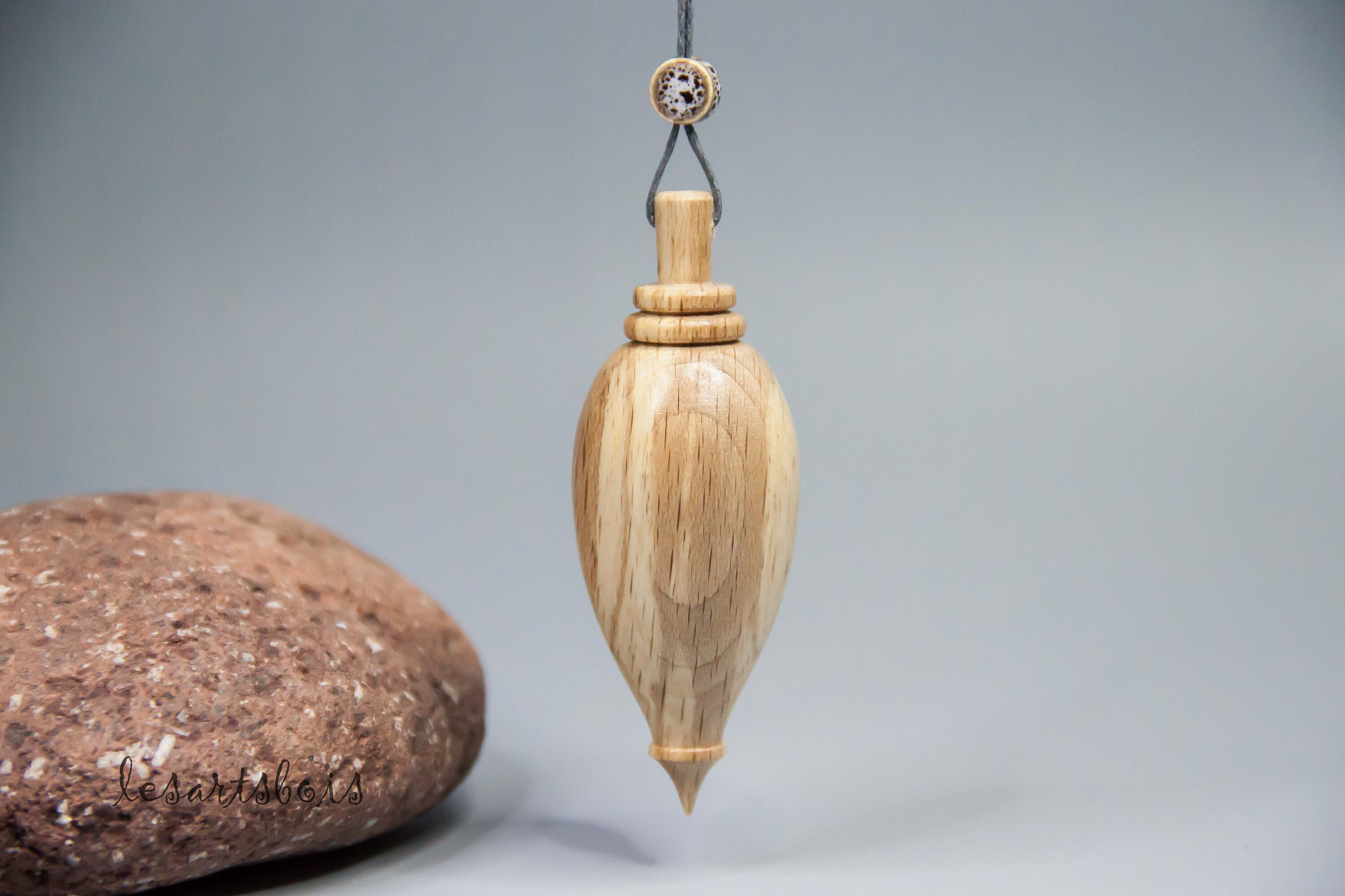 Pendule de Radiesthésie en Bois Hêtre Échauffé