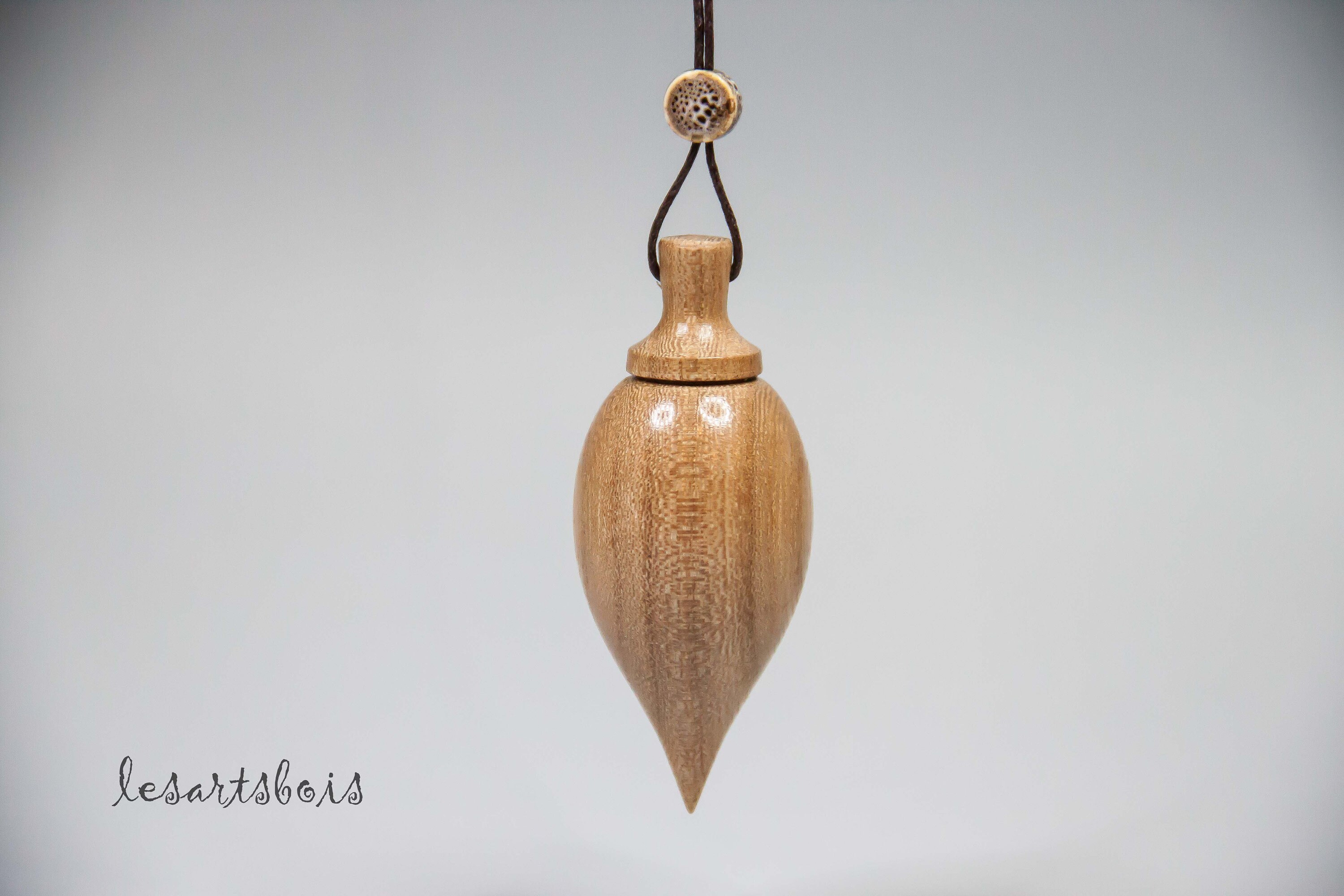 Pendule de Radiesthésie en Bois d'orme