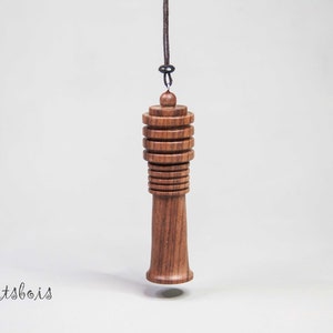 Rare Pendule divinatoire colonne Djed en bois de Palissandre Santos (Bolivie) Lesté - Long 7,8 cm - ø maxi 2,1 cm - Poids 21,6 grammes