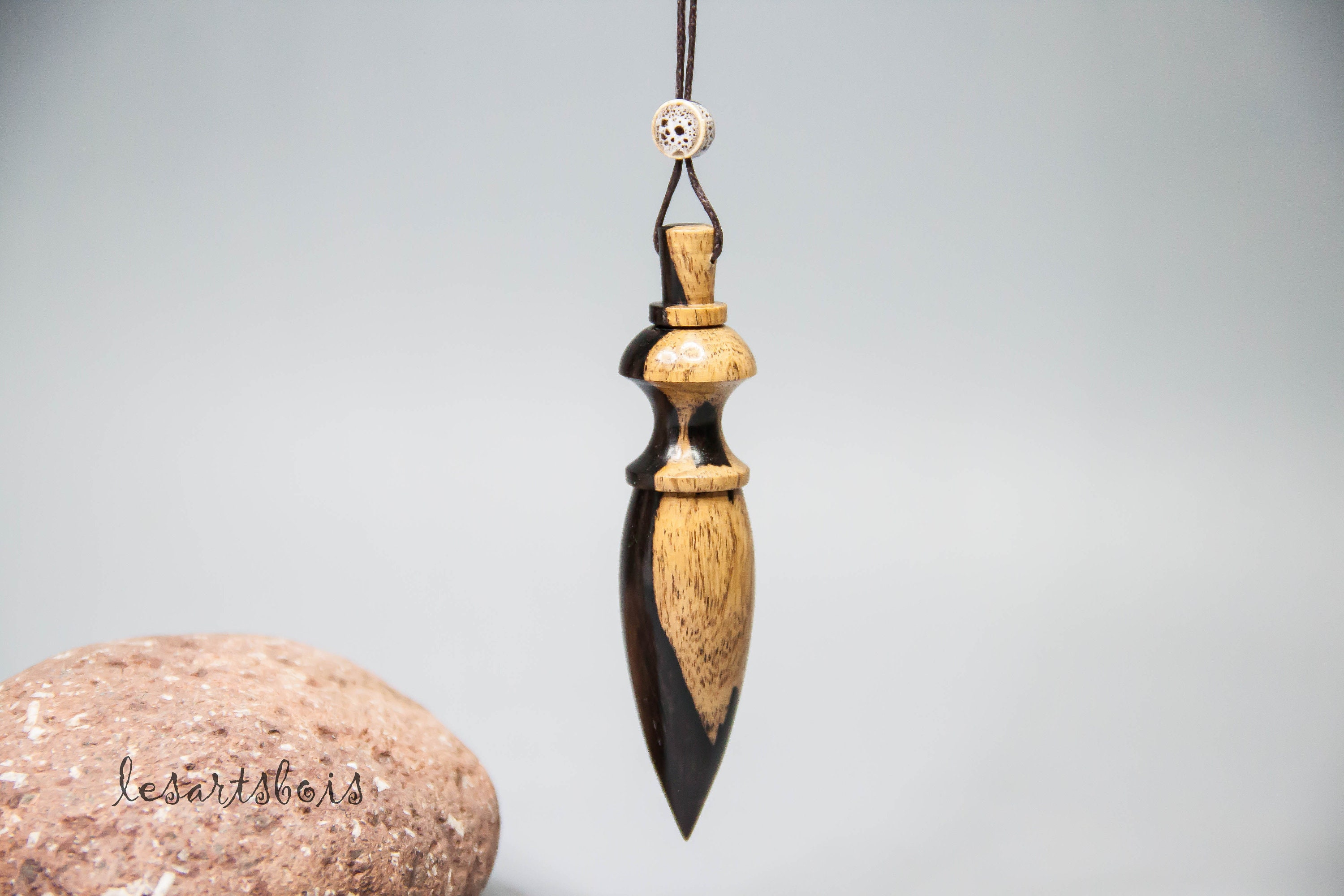 Pendule de Radiesthésie en Bois Précieux Du Mozambique | Ebène