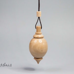 Pendule de radiesthésie en bois de Laurier ( France )