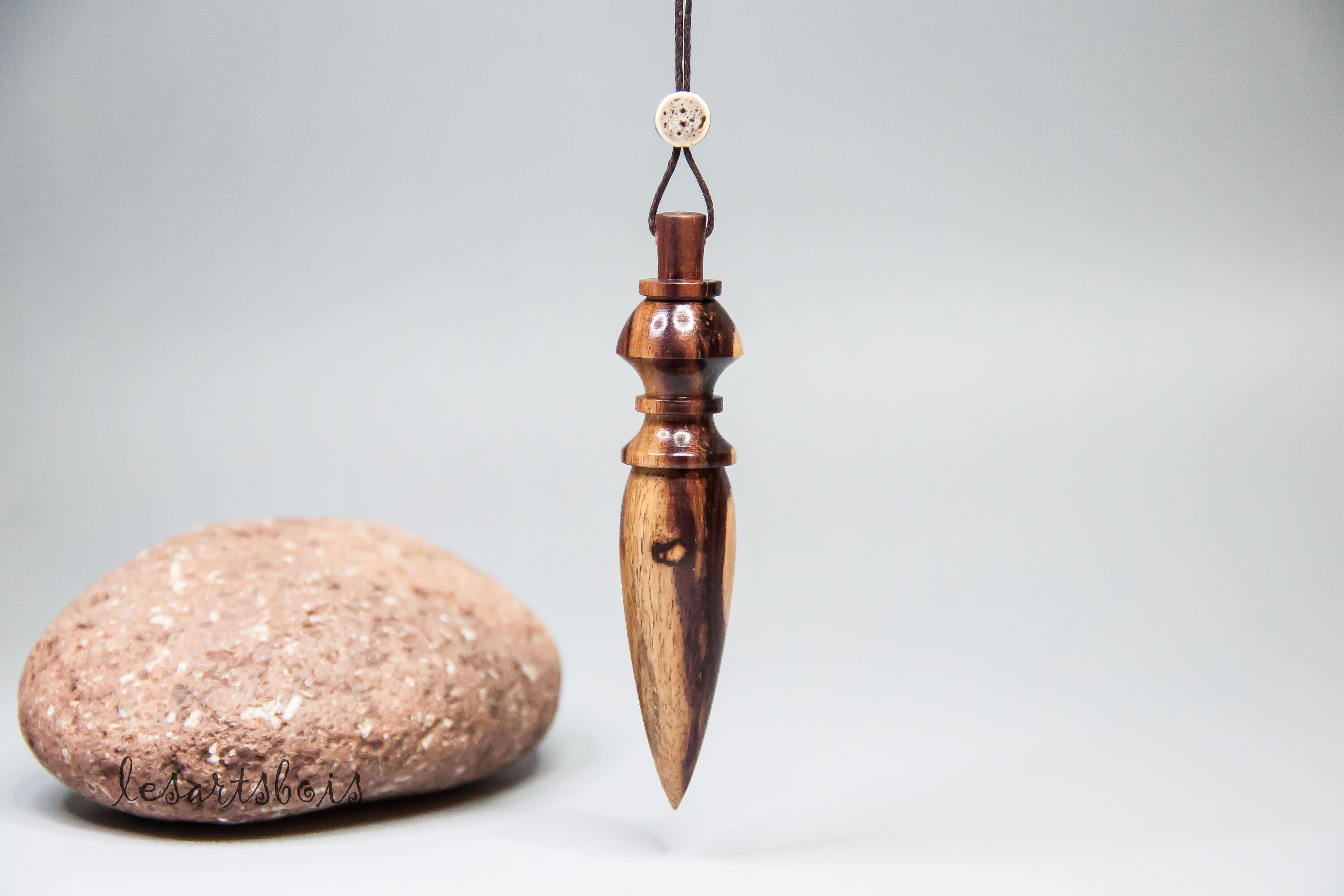 Pendule de Radiesthésie en Bois Précieux Du Brésil | Bois Violette