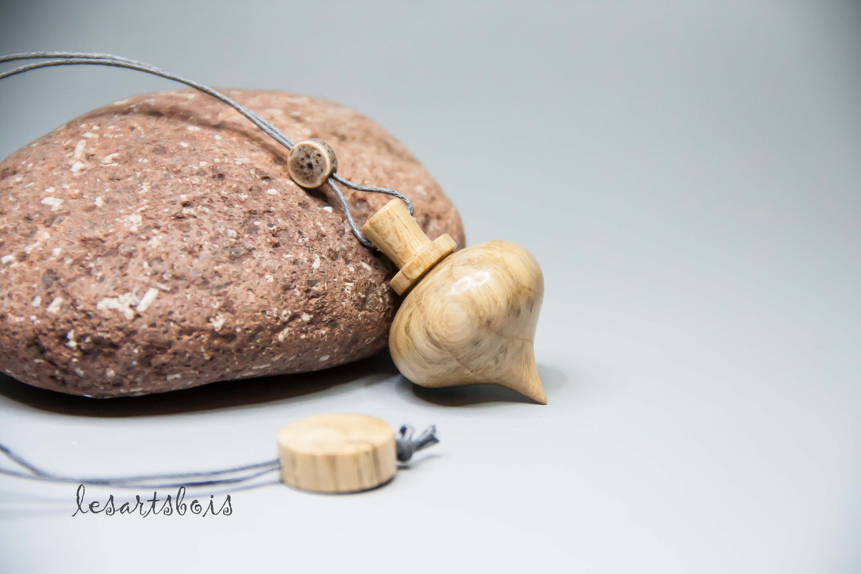 Pendule de Radiesthésie en Bois Platane Échauffé