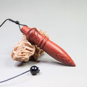 Golden Ratio - Genuine Egyptian Thoth pendulum - 22 Grams - 7 cm - 1.6 cm diameter ogive in Red Heart wood (Mexico) - weighted - engraved.