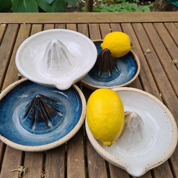 Zitronenpresse aus Keramik in weiß oder blau Steinzeug