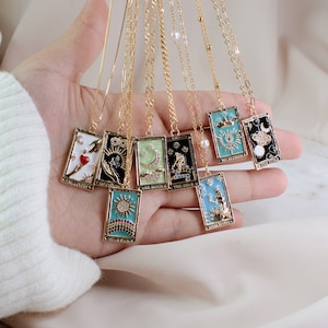 Collier carte de tarot en or soleil lune étoile amoureux symbole bijoux tarot or cadeau pour anniversaires spiritualité tarot zodiaque bijoux diseuse de bonne aventure