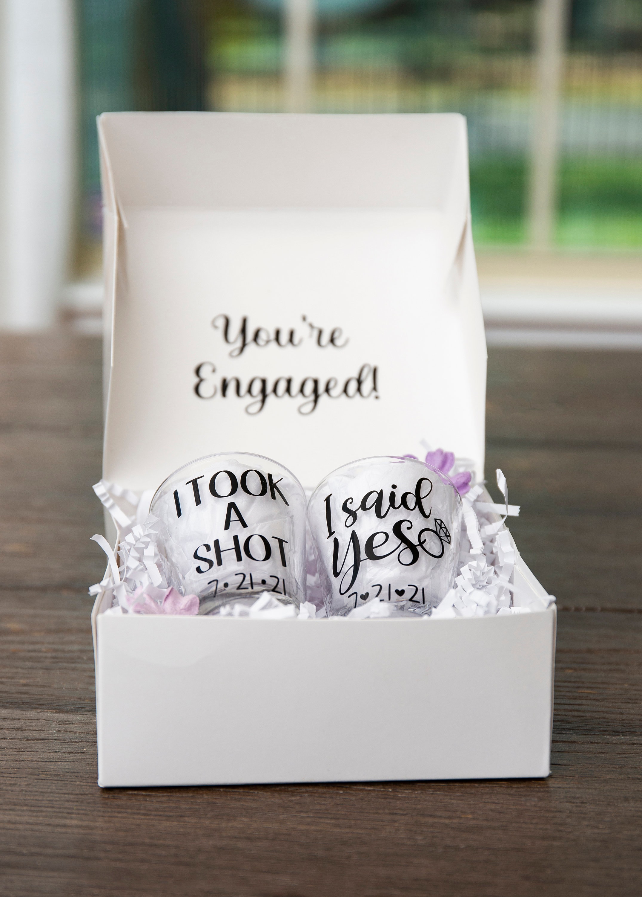 ENGAGED – Confetë Gifts + Party Boxes