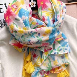 Beautiful Ladies Yellow & Blue Floral  Design Scarf